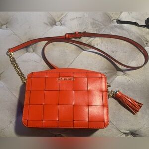Michael kors jet set med.woven leather crossbody bag in optic orange worn once